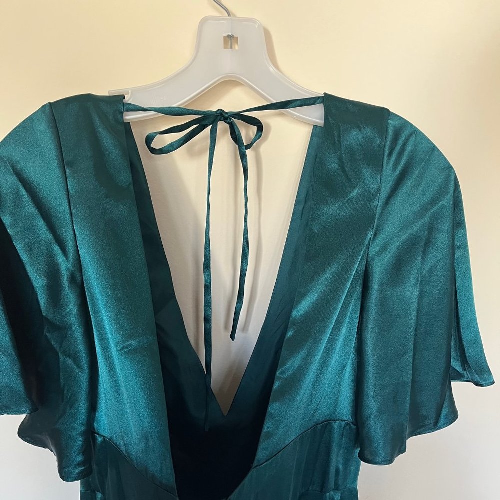 Never worn emerald green formal gown. - Picture 3 of 6